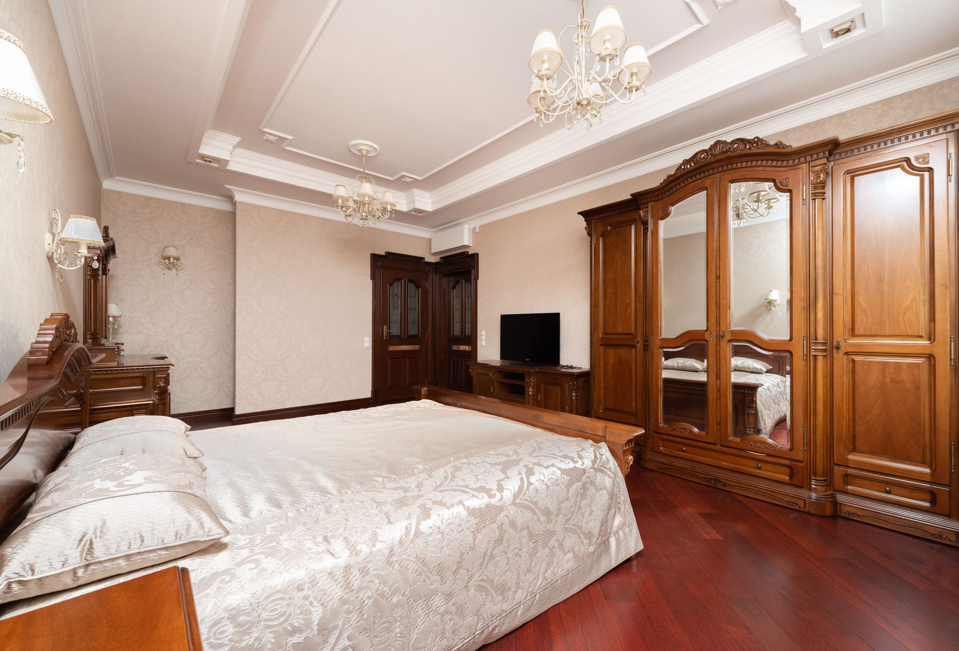 Best Bedroom Furniture Sets for Small Apartments